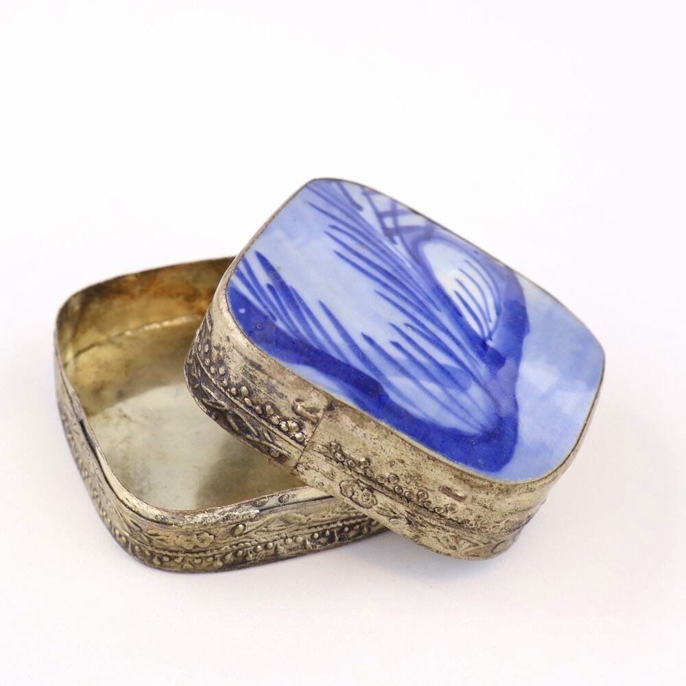 Antique Chinese Porcelain Shard Box‎ Blue White Silver Trinket Jewelry Case 2.5"